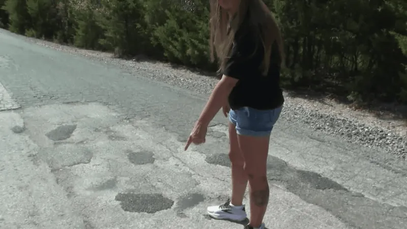 Wagoner County families press leaders for timeline to fix roads near Fort Gibson Lake