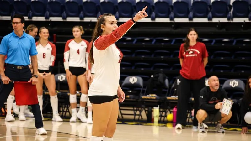 No. 25 Hornets Handle the Storm