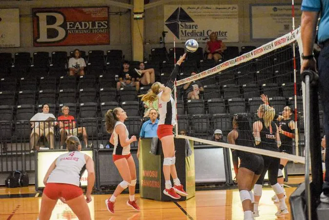 Ranger Volleyball Splits First Day of UNK Fall Classic