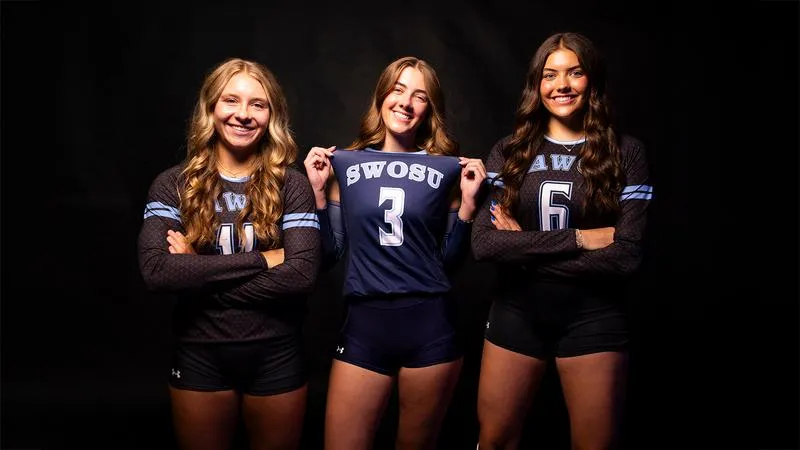 Bulldogs Earn Five-Set Win in Friday Split