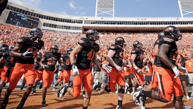 Oklahoma State kickoff delayed due to weather