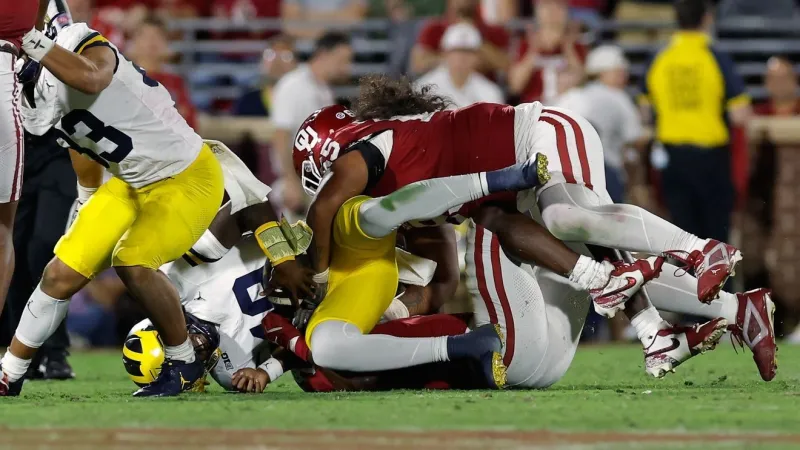 Michigan bounces back and beats No. 11 Oklahoma 17-10
