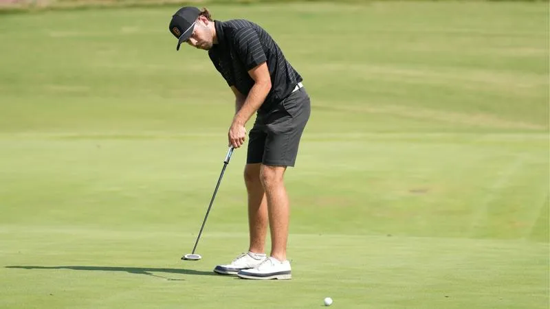Men's Golf Tied for Second After Opening Day of The Dewsweeper