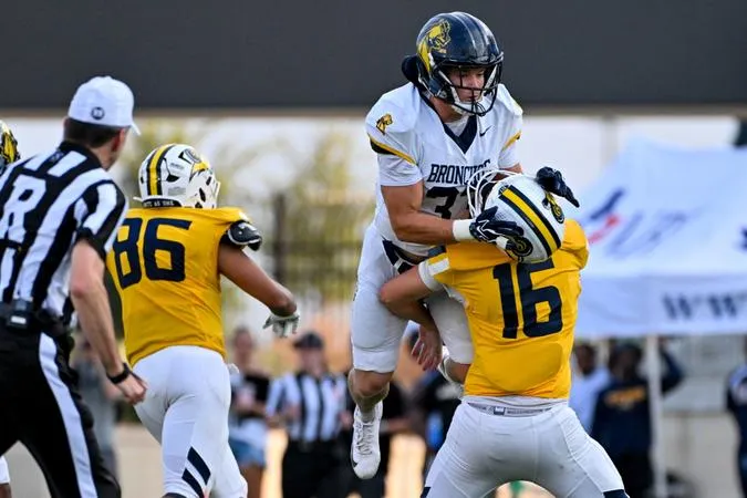 Bronchos Open MIAA Play At Washburn
