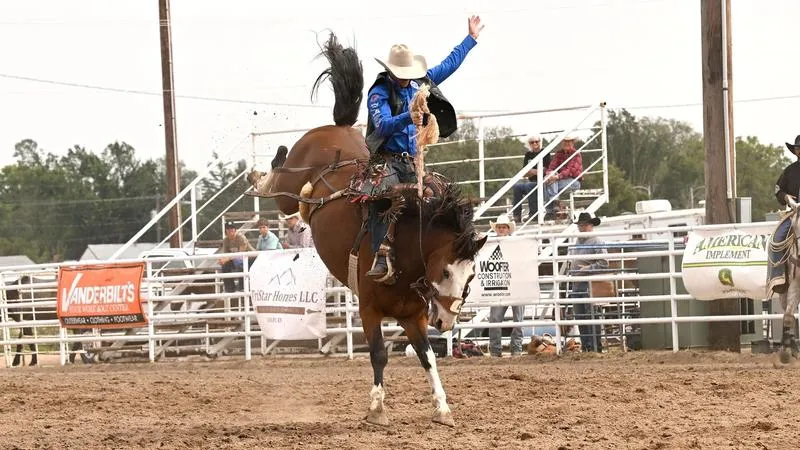 Men's Rodeo Opens Season With a Win at Colby CC