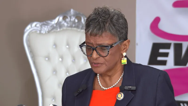 Marshall unveils education plan ahead of November election