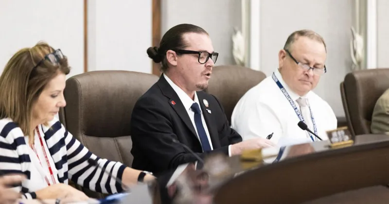 City Council prohibits 'light trespass,' approves shopping center plat