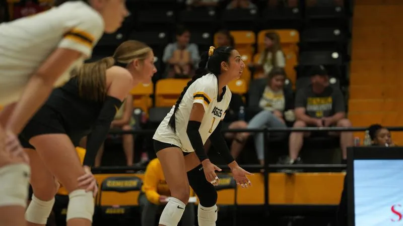 Volleyball Takes #6 Angelo State to Five Sets; Falls in the Final Set