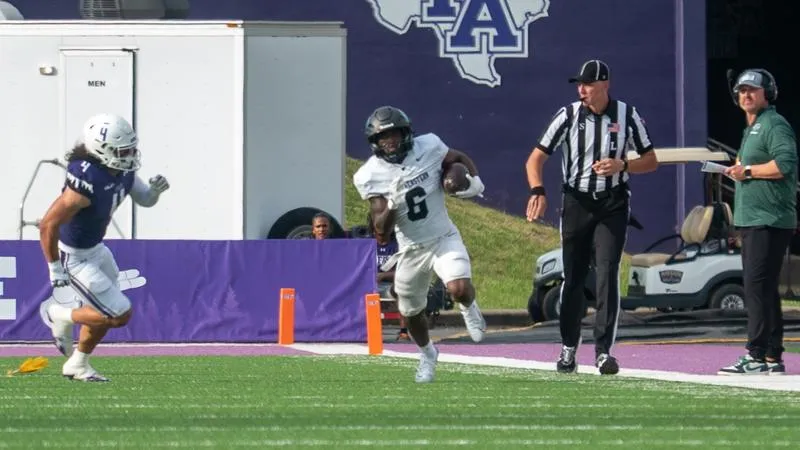 No. 6 Lumberjacks Pull Away from RiverHawks in FCS-D2 Matchup