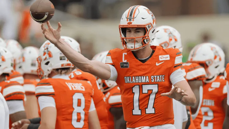 Mestemaker throws for 389 yards, 3 TDs as Oklahoma State beats West Virginia 41-24