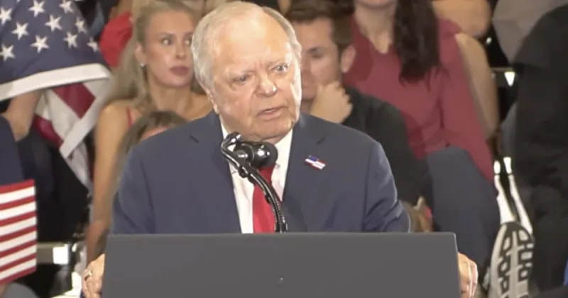 Trump mentions Harold Hamm, Barry Switzer during rally