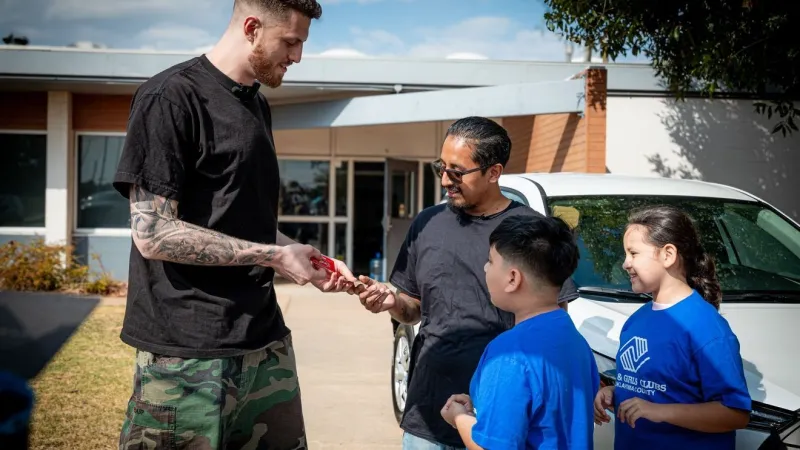 Oklahoma City Thunder star donates car to single father