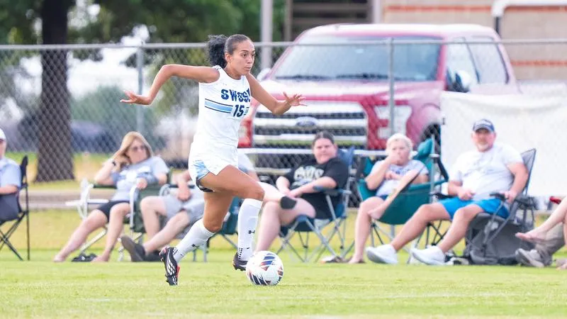 Dawgs Edged by League-Leading Harding