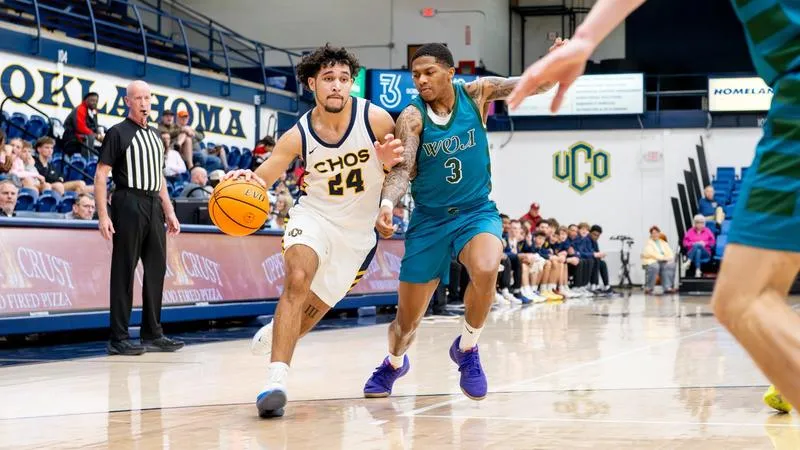 Bronchos Picked Ninth In Hoops Poll