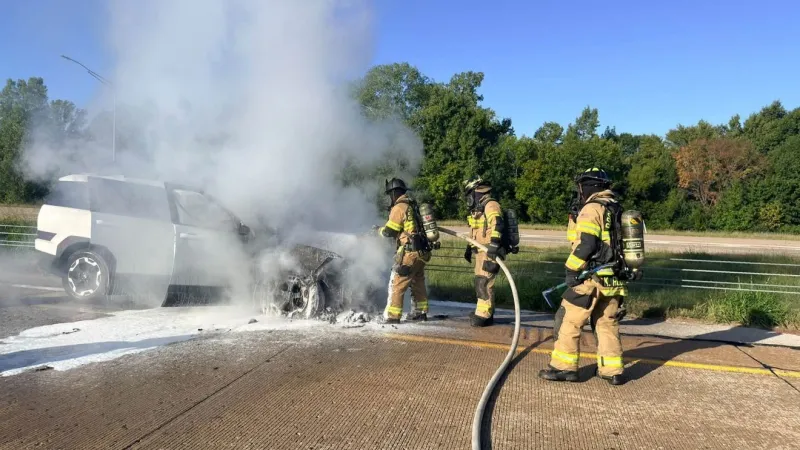 Broken Arrow firefighters respond to car fire on Creek Turnpike
