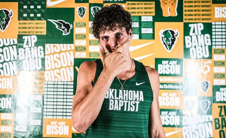 Men's Cross Country Moves Up to Fifth in Central Region Poll