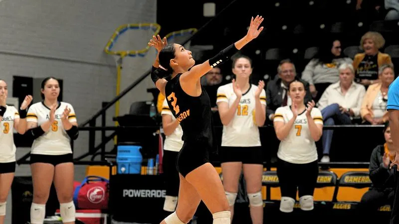 Volleyball Defeats Texas A&M International in Five-Set Match