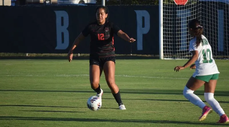 Rangers Drop Homecoming Bout to Southwestern