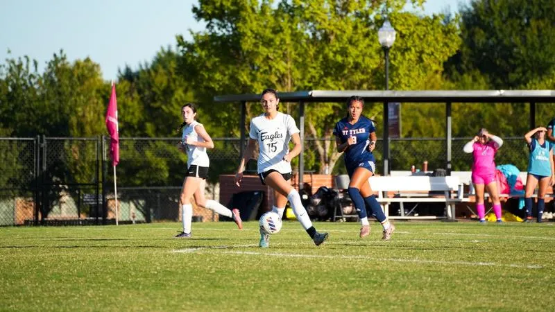 Munson's Brace and Defensive Shutout Secure Road Win in Portales