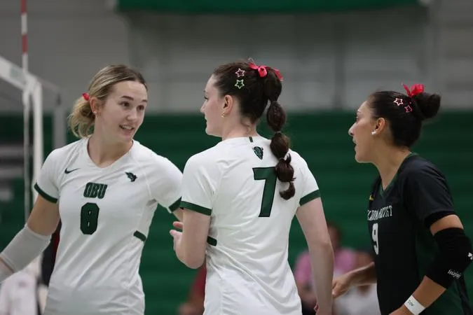 Bison Sweep Reddies for Ninth-Straight Victory