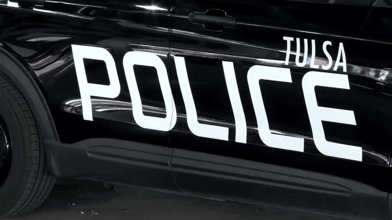 Police searching for suspect following stabbing at east Tulsa bar