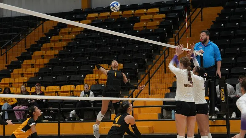 Volleyball Falls to Oklahoma Christian on the Road
