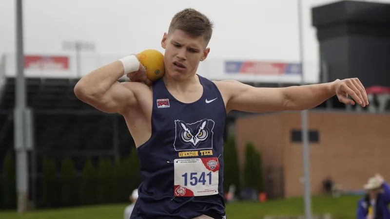 Hustlin' Owls Compete on Day 1 of NAIA Championships