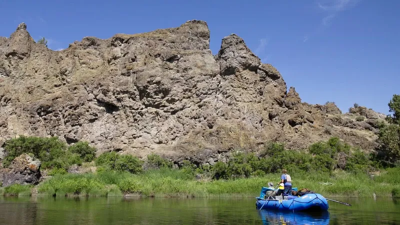 Oregon geologist floats through 40 million years of rock on the John Day River