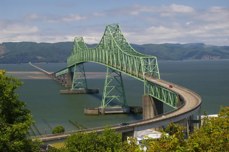 Man Dies After Jump From Astoria-Megler Bridge as Officials Respond Friday Night