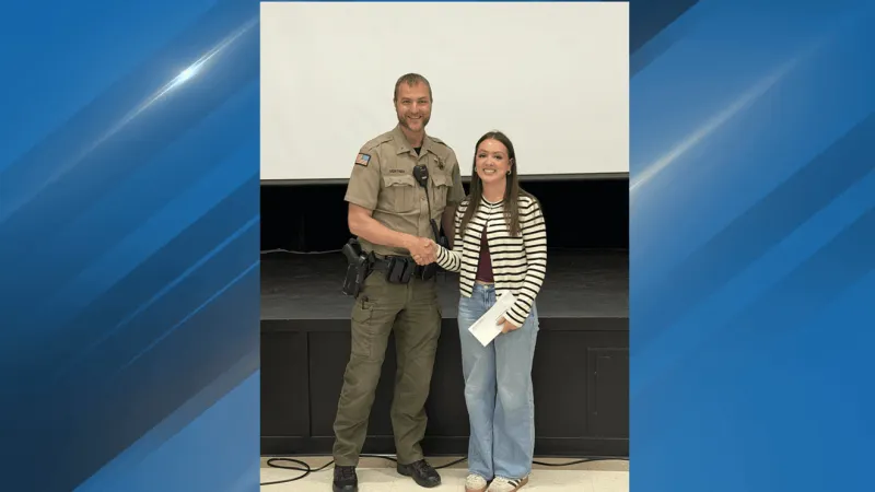 Lincoln County sheriff awards John O'Brien Memorial Scholarship to 2 seniors