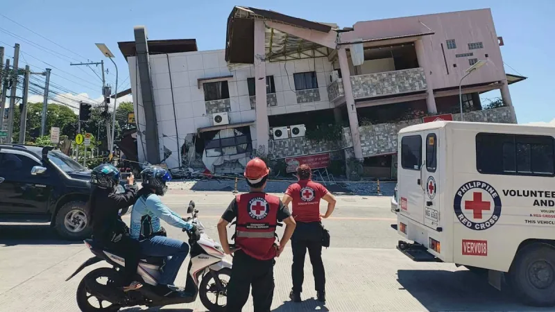 A 7.8 magnitude quake in the Philippines kills at least 32