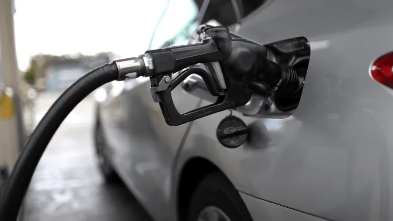 Oregon gas prices fall to $5.05 a gallon