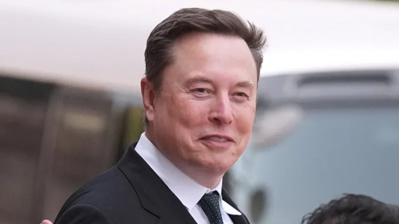 Elon Musk could become the world's first trillionaire with SpaceX's IPO