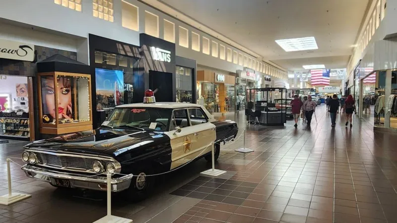 Emerald Empire Vintage Auto Club car show returns to Valley River Center June 19-21