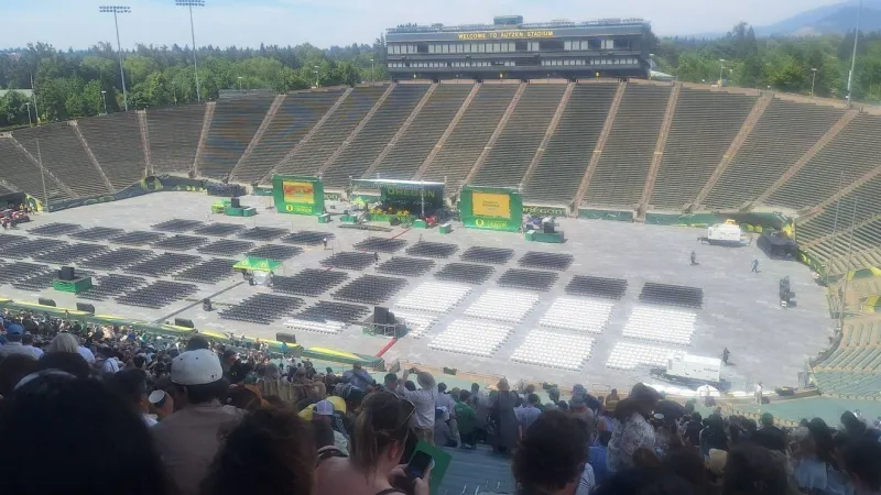 University of Oregon president addresses commencement heat disruptions