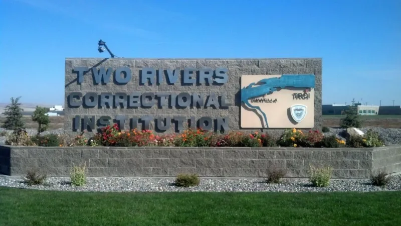 Oregon inmate dies in infirmary at Two Rivers Correctional Institute