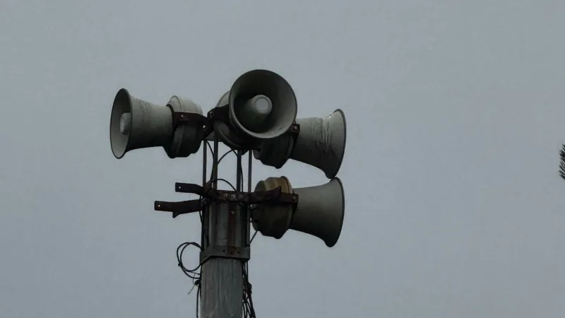 Bandon weighs tsunami siren costs as residents warn digital-only alerts could fail