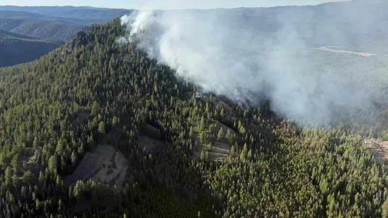 Evacuation orders in effect as Olive Butte Fire bears down on small city