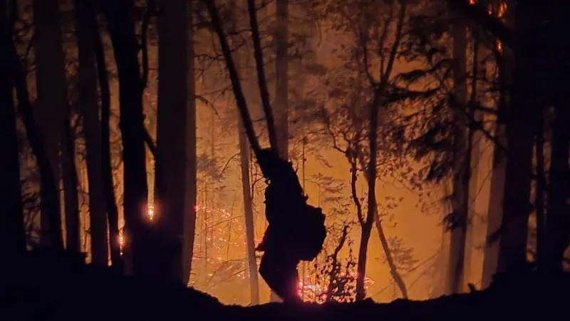 Level 3 evacuations remain as crews make progress on East Evans Creek Fire
