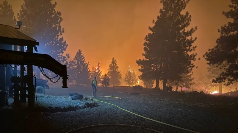 Businesses step up as Akawa Butte Fire grows in central Oregon