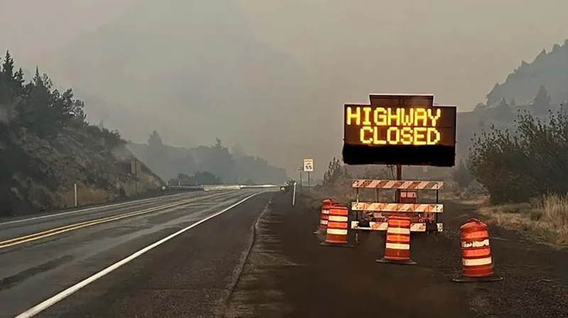 70 Miles of I-84 Closed Overnight as Fox Fire Burns Across Eastern Oregon
