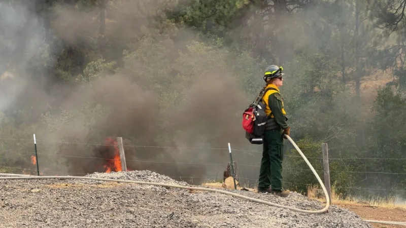 Rowe Creek Complex firefighters gain ground as some evacuation levels are reduced