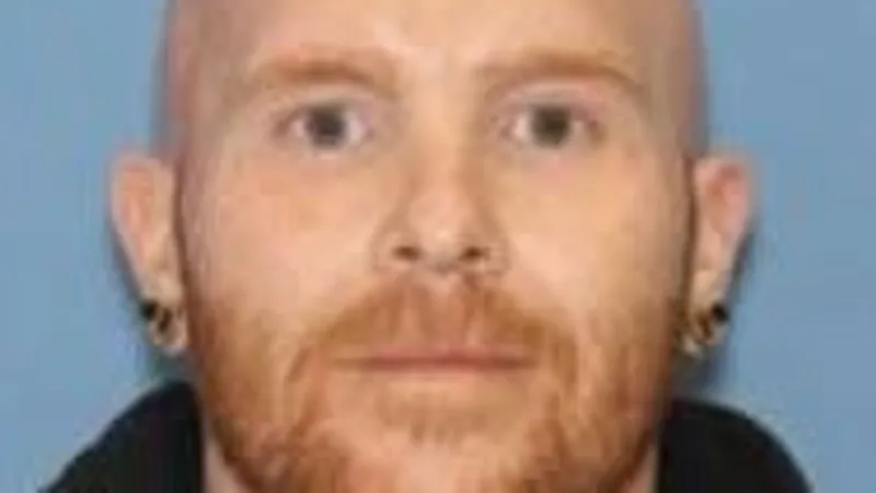 Grants Pass Police Department asks public for help in locating wanted man