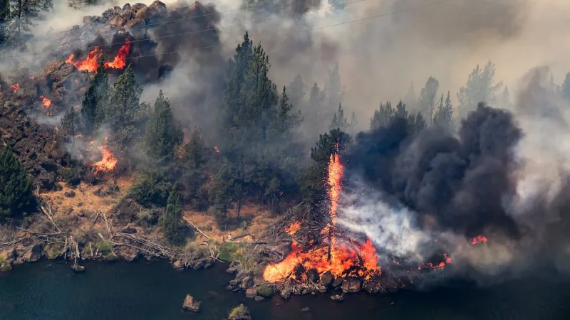 Dangerous conditions for wildfires in Oregon, as weather officials issue red flag warning