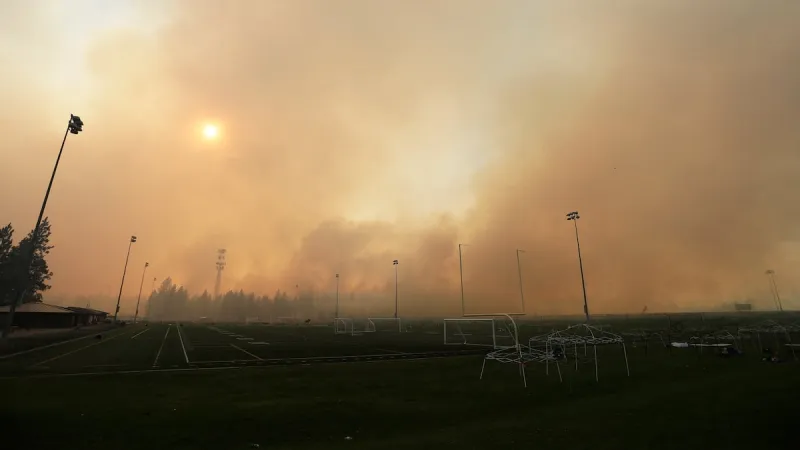 Smoky skies and hot weather ahead as Oregon nears record wildfire season