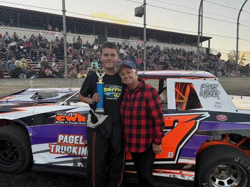 Fan Night puts fans in the spotlight at Willamette Speedway