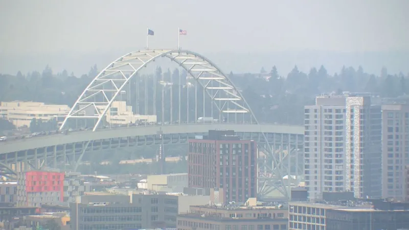 Smoky air lingers over Portland as Multnomah County urges steps to keep homes safer