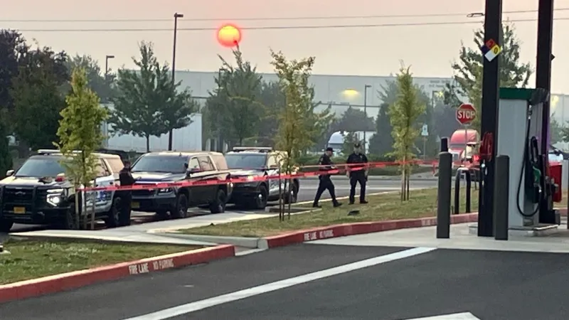 Police: Man stabbed near Gresham gas station; suspect detained