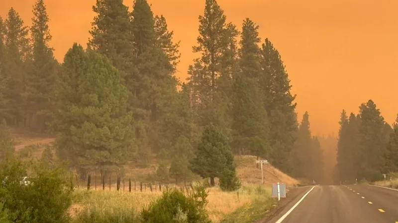 Crews work to keep Rowe Creek Complex from crossing U.S. Highway 26 in Oregon