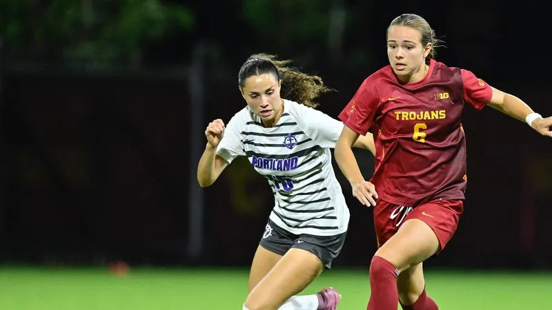 Aliyah Dockter Named to United Soccer Coaches Midfielders to Watch List